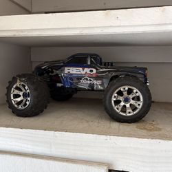 Revo Traxxas 3.3 