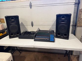 Yamaha MG16 16-Input 6-Bus Mixer with speakers and amplifier