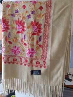 Large cashmere wrap