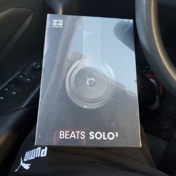 Beats Solo 3 .. Brand New