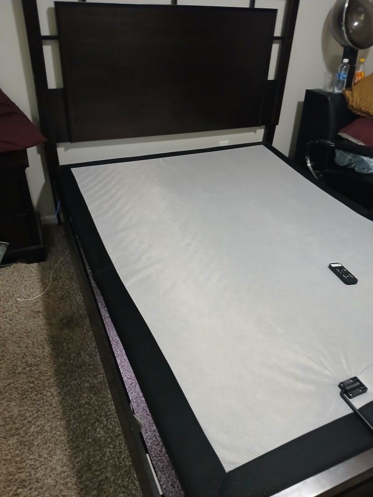Queen Adjustable Base With Remote