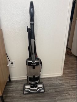 Shark lift away navigator model uv650, works great!