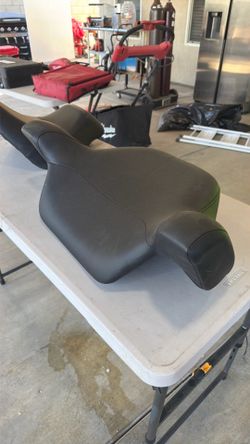 Harley Davidson OEM king tour pack backrest