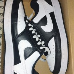 NEW!! Nike Sz 7
