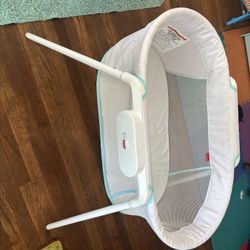 Fisher Price Portable Bassinet