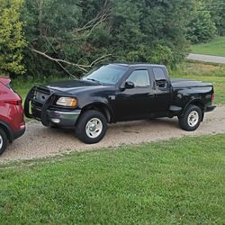 100 OBO hard truck topper with lock and keys