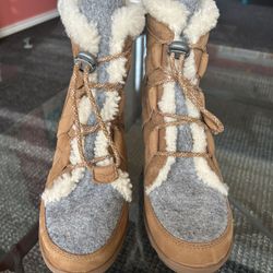 New SOREL “Joan of Arc” Wedge Boots - Size 10 $40