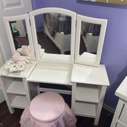 Pottery Barn Kids Madeline Vanity With Stool