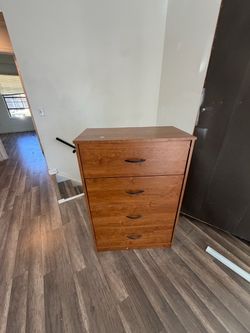 Shelves/drawers