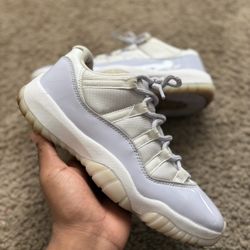 Jordan 11 Low Pure Violet 