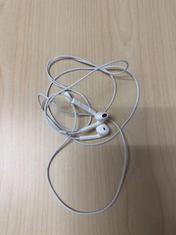 Apple EarPods with Lightning Connector - Never Used