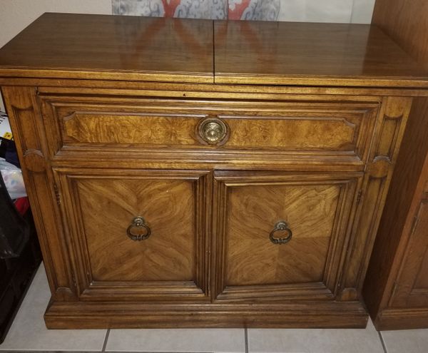 Thomasville Solid wood bar/storage cabinet for Sale in ...