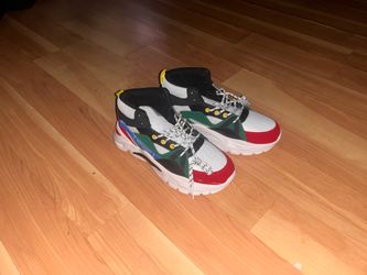Fashion sneakers size 8