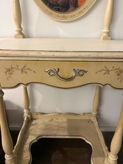 Vintage 5-piece Drexel Bedroom suit - c. 1979 - cream and gold - 5 pieces