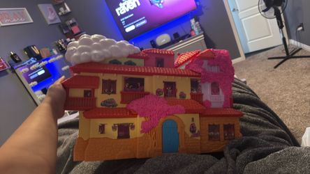 Encanto doll house