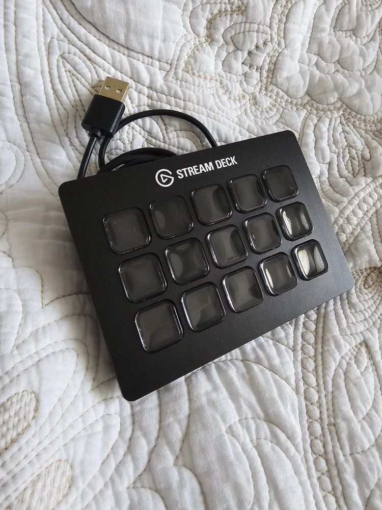 Elgato Stream Deck (15-Key) – Customizable Control Pad
