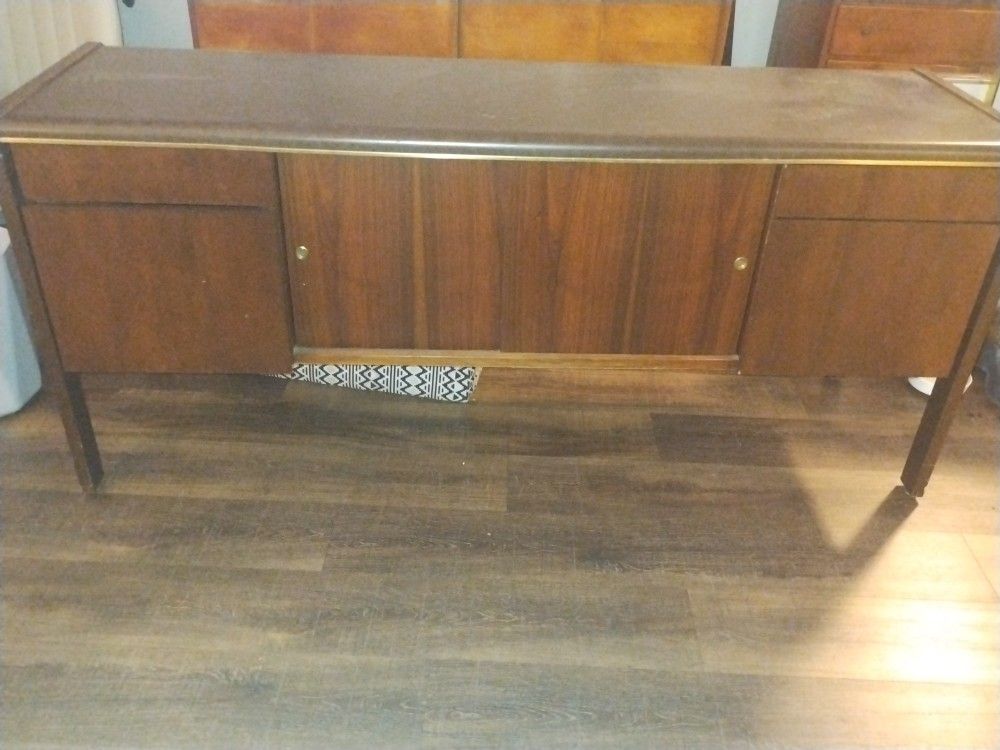 Antique Dresser Great Condition Dark Cocoa Brown