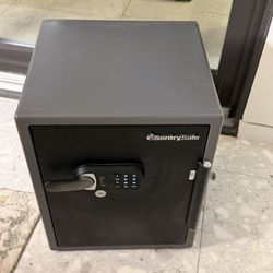 SENTRY SAFE sfw205upc
