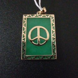14k Yellow Gold Mens Jade Pendant
