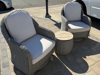 Outdoor Swivel Patio Chairs & Side Table