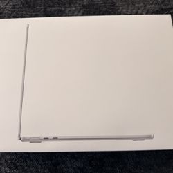 MacBook Air 13-inch M4