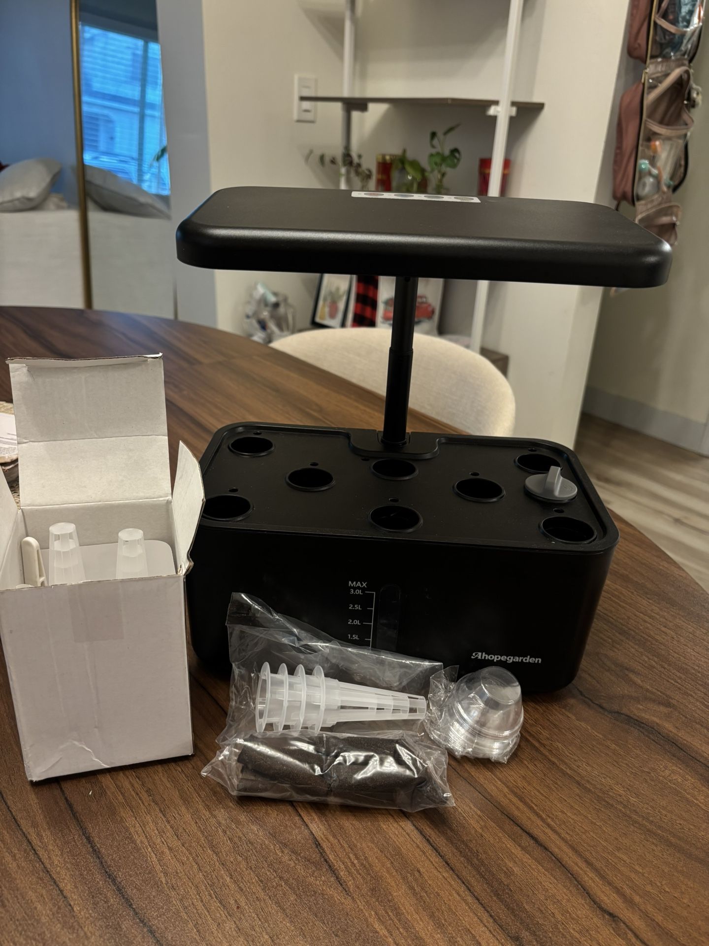Hydroponic Growing System