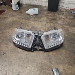 2017 Tundra Headlights