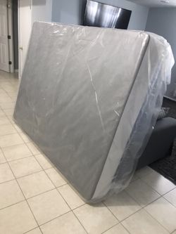 Box Spring Queen .....BRAND NEW IN BAG
