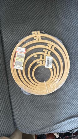 Embroidery Hoops X6 + Needles