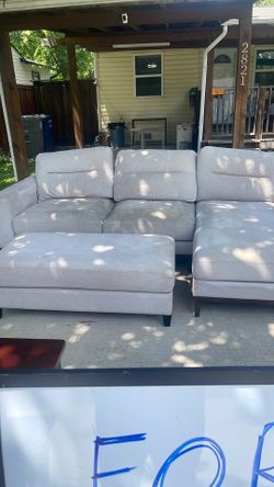 Couch set