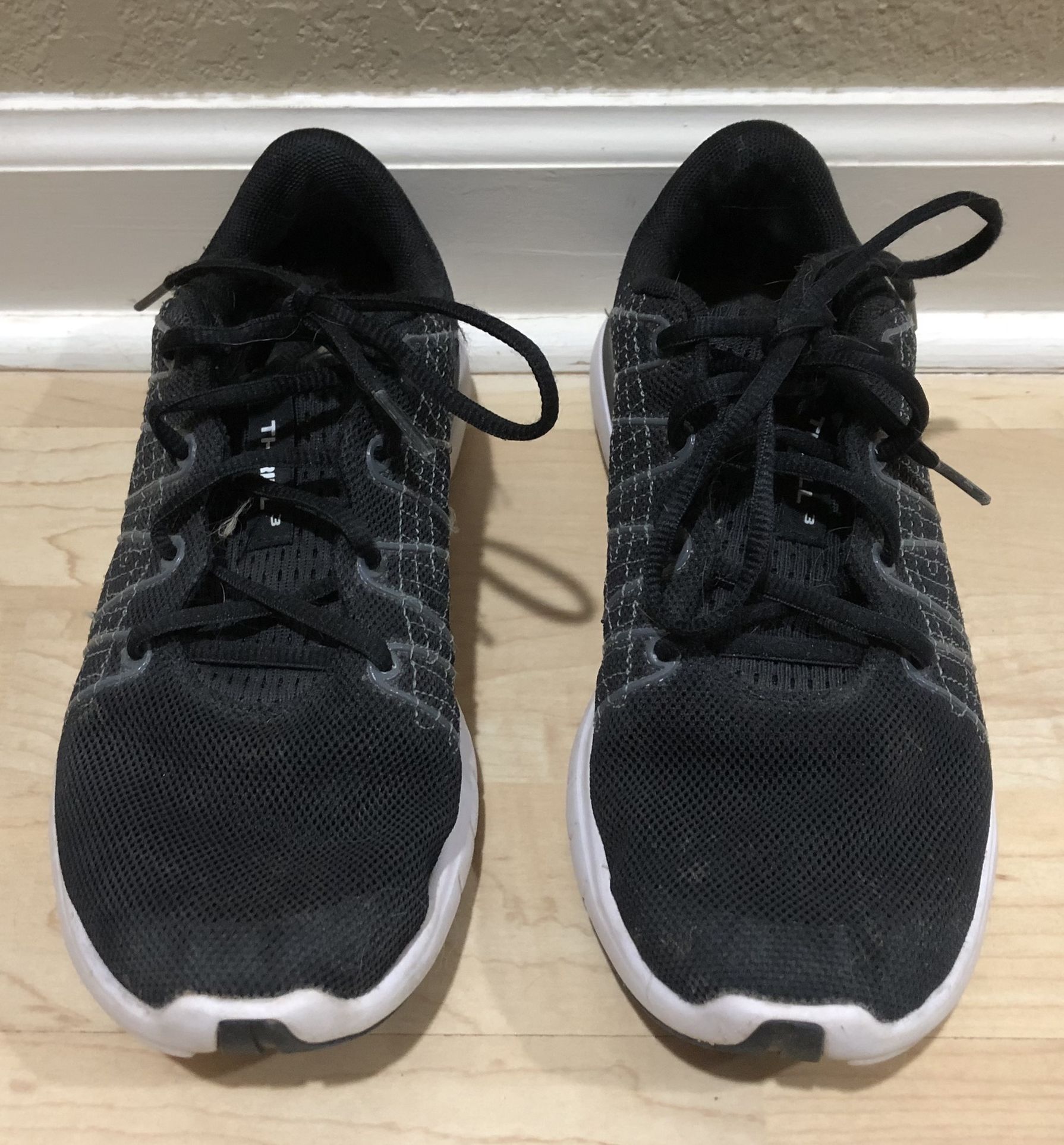 Used women’s under armour running shoes 7