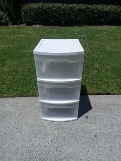 White Sterilite 3 Drawer Storage - CLEAN