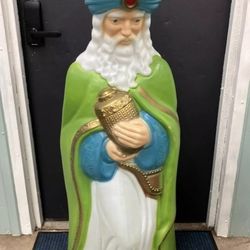 Empire, Nativity Life Size Wiseman's King, Lighted Blow Mold, Includes Light Cord, Measures 60" in Height, Retired, Hard to Find, Very Good Condition.