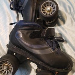 🩷 Skates - Still Available
