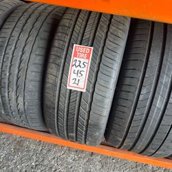 225/45/21 one tire used 🛞🦈