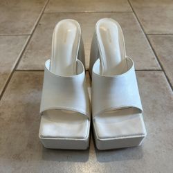 Chic White Platform Heels- PrettyLittleThings