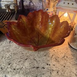 This item is a 12-inch stoneware Maple Leaf Serving Bowl from the Better Homes and Gardens Harvest Collection. 