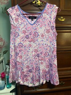 Ellen Tracy beautiful top
