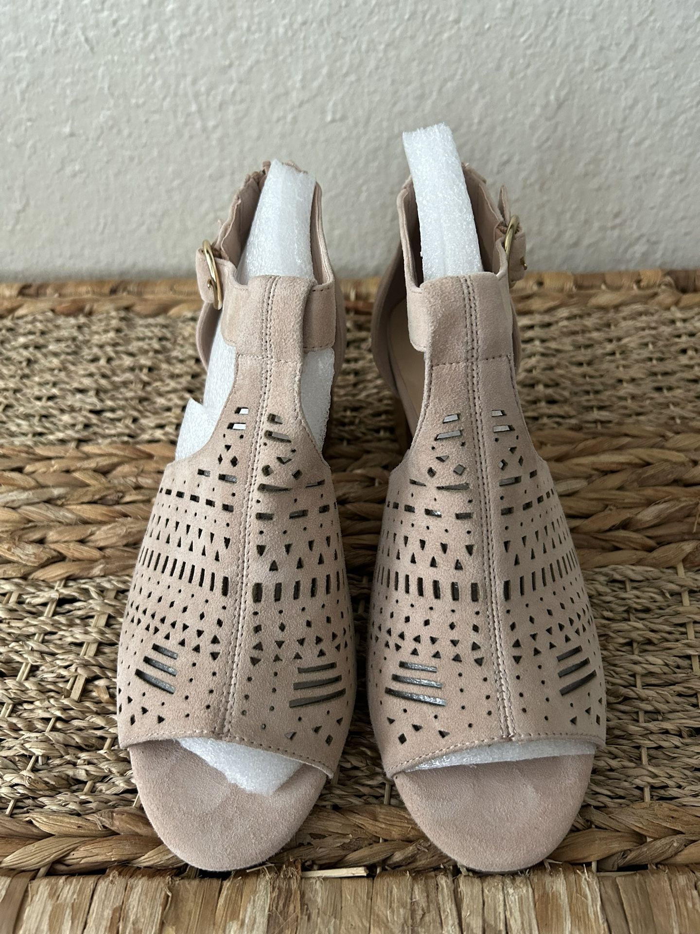 Women’s Nude/Pink Color Sandal