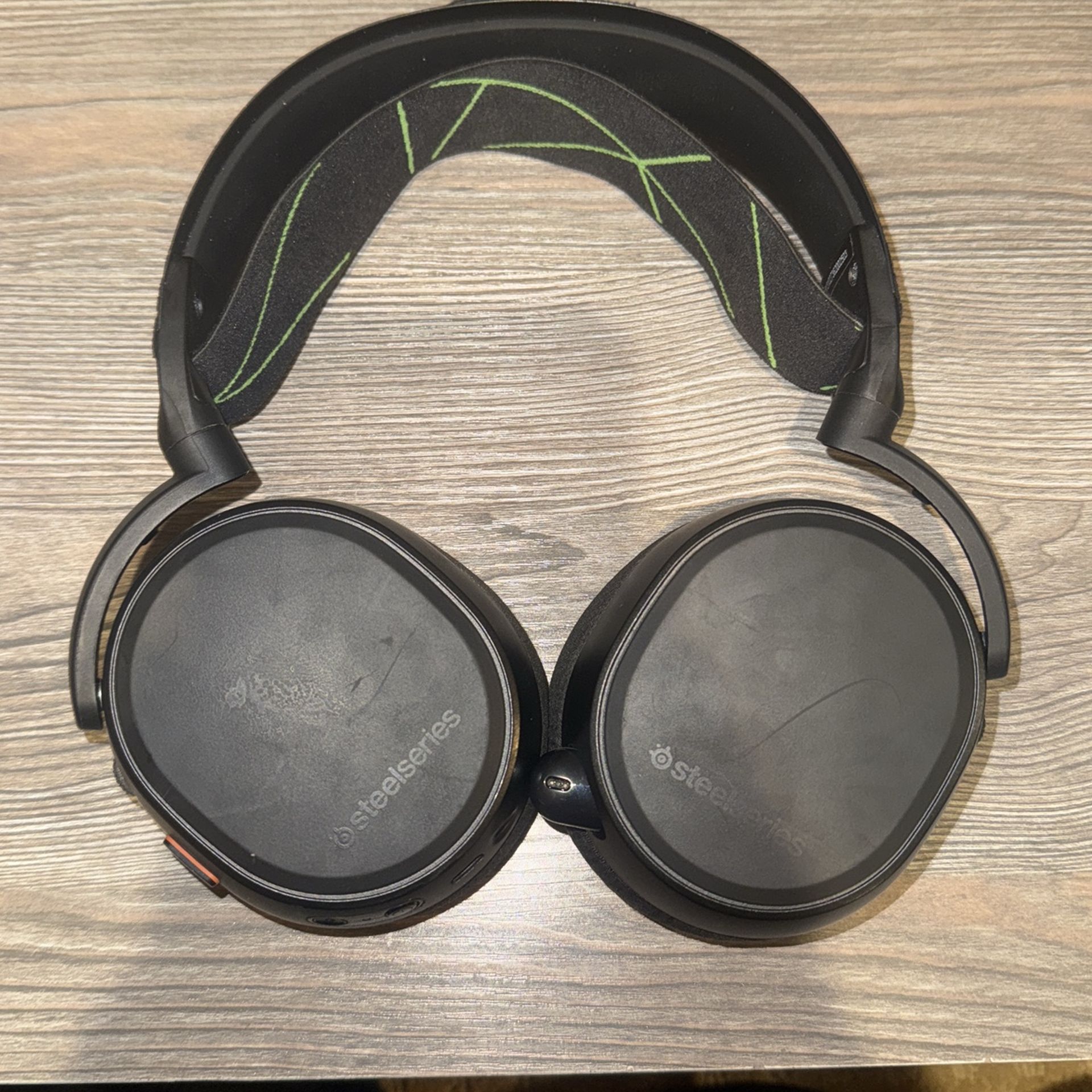 SteelSeries Arctis 9X Wireless and Wired Gaming Headset