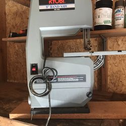Very nice 9 inch bandsaw works great only $100 firm
