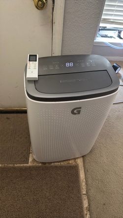 Portable AC unit  14,000 BTU with remote