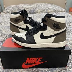Air Jordan 1 Retro High OG “dark Mocha” Size 10.5