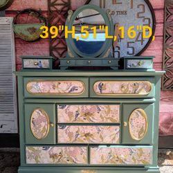 Lite Green Dresser W/Mirror 