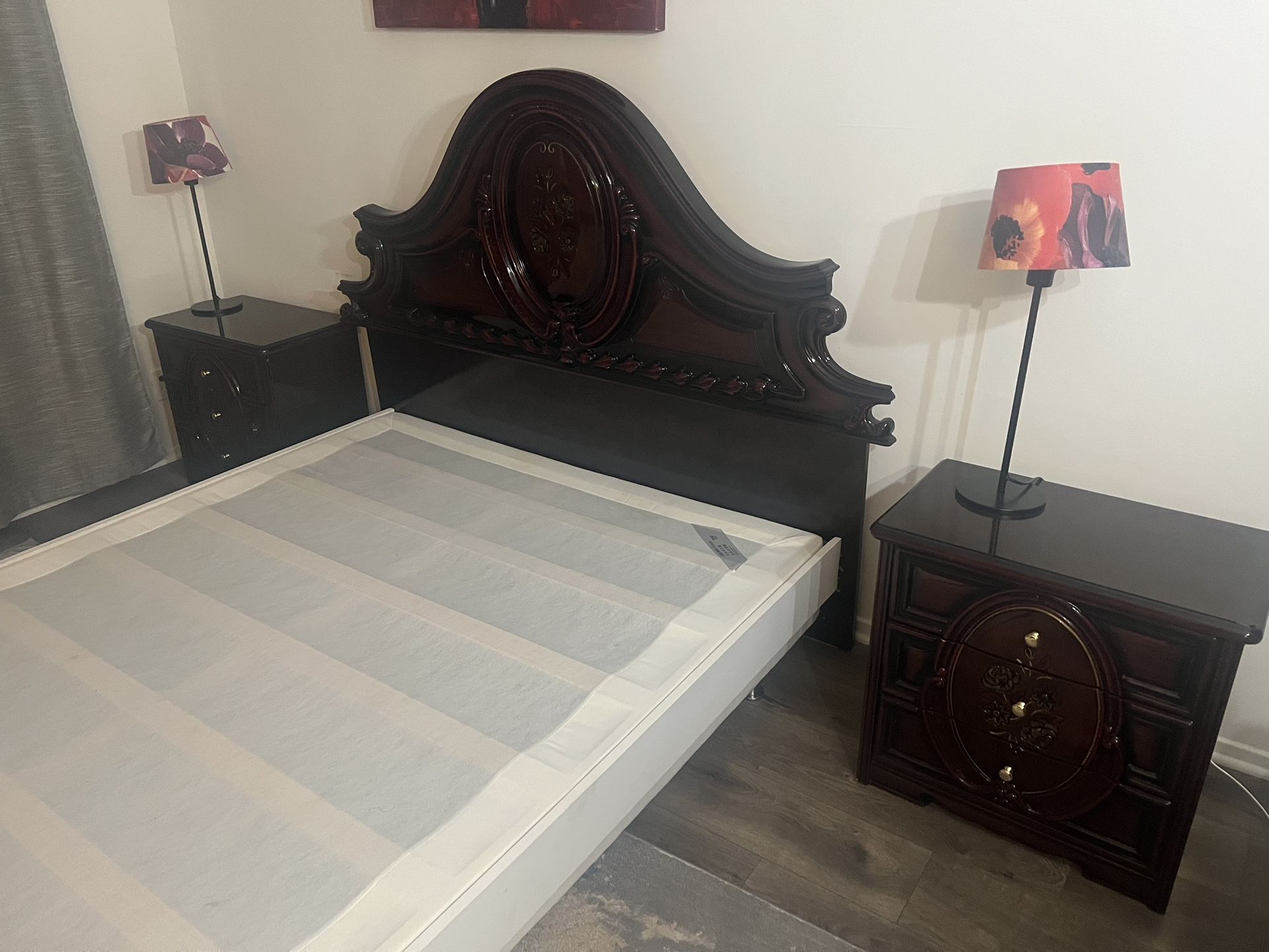 Real Wood Elegant Bedroom Set w/ Bed, Dresser & Nightstands