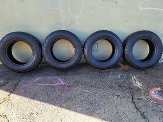 Set of 17in tires / Set de llantas 17 [LT245/70/17