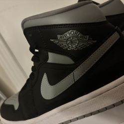 Air Jordan 1 (Mids)