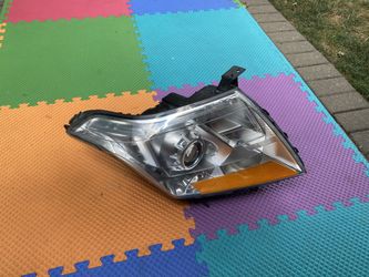 2011 cadillac srx headlight