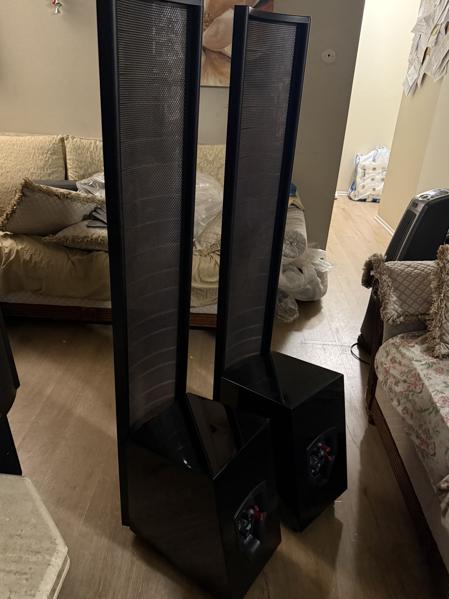 Martin Logan Theos