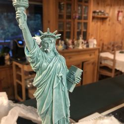 Hawthorn Statue of Liberty